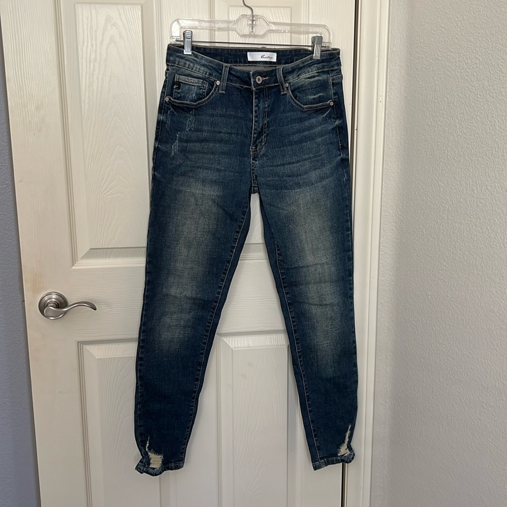 Women’s Distressed skinny jeans with stretch